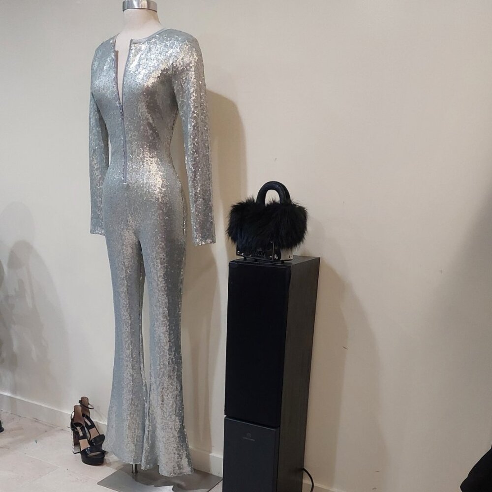πͺ©π70s GLAM DISCO ERAππͺ© Cynthia Rowley Sequin Flared Jumpsuit in Silver - Picture 12 of 16
